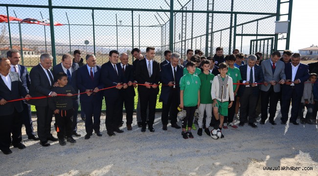Yahyalı'da ilkokul, halı saha ve kadın kooperatifi törenle açıldı