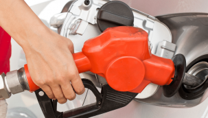 Akaryakıt ürünlerinde çifte indirim bekleniyor
