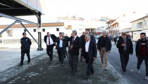 Başkan Büyükkılıç, Bünyan'da Büyükşehir'in çalışmalarını denetledi, esnafla buluştu