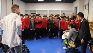 Büyükşehir'in engelleri ortadan kaldıran merkezi, öğrencileri misafir ediyor