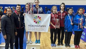 Kocasinan masa tenisi takımları, yine zirvede