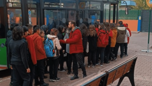 Ulaşım A.Ş. öğrencilere toplu taşıma kuralları eğitimi veriyor