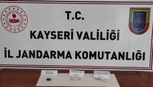 Uyuşturucu getirmek isterken yakalandı 