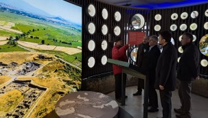 Bakan Yardımcısı Alpaslan, Büyükşehir'in gün yüzüne çıkardığı Kültepe'ye hayran kaldı