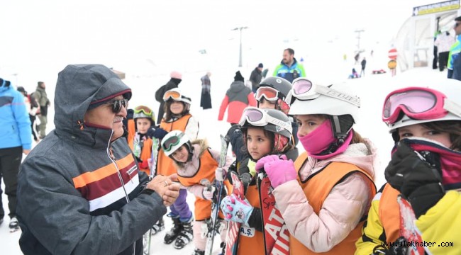 Başkan Büyükkılıç, Erciyes Kayak Okulu'nu ziyaret etti