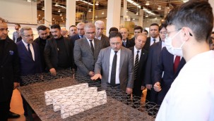 Bu okulda sıfırdan yatak üretimi yapılıyor!