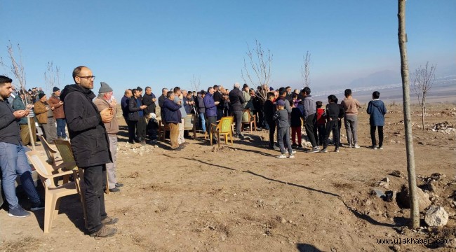 İncesu'da halk yağmur duasına çıkıp kurban kesti