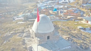 Kayseri'deki tarihî türbe, yeniden ayağa kaldırıldı