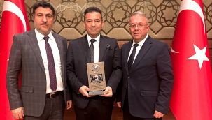 Yenidoğan Gazetesi, Cumhurbaşkanı Erdoğan'ın elinden ödül aldı