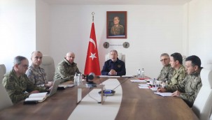 Bakan Akar'dan "Asker kışladan geç çıkarıldı" söylemlerine tepki