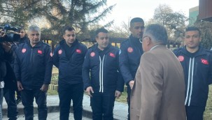 Başkan Büyükkılıç kahraman itfaiye erlerini karşıladı 
