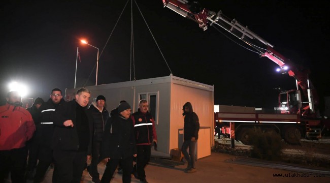 Başkan Büyükkılıç'tan deprem bölgesinde gece yarısı inceleme