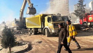 Başkan Çolakbayrakdar: Son yaralar sarılana kadar, afet bölgelerindeyiz