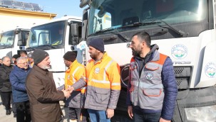 Başkan Çolakbayrakdar: Tüm imkanlarımız ile deprem bölgelerindeyiz