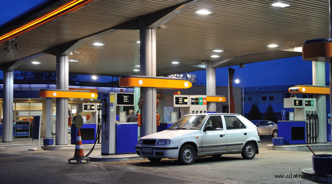 Benzine indirim bekleniyor