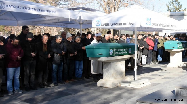 Depremde hayatını kaybeden aile, Kayseri'de toprağa verildi