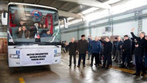 ERÜ, deprem bölgesine 14 kişilik sağlık ekibi gönderdi 