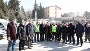 Kayseri Büyükşehir, deprem bölgesinde temizlik çalışmalarına devam ediyor