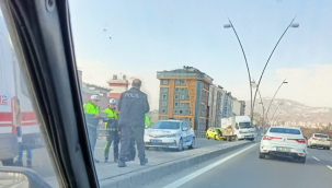 Kayseri'de kamyonet ile taksi çarpıştı: 2 yaralı!