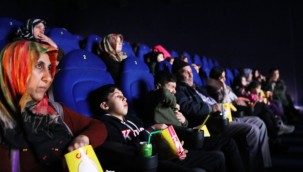 Kocasinan'da depremzede çocuklara sinema gösterisi