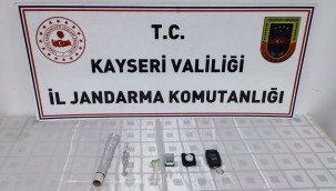 Uyuşturucu ticareti yaptıkları iddiasıyla 3 şüpheli yakalandı!