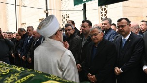 Başkan Büyükkılıç'ın ablası Nafiye Tokgöz toprağa verildi