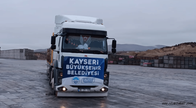Kayseri Büyükşehir'den Malatya Darende Belediyesi'ne 3 bin metrekare kilitli parke desteği