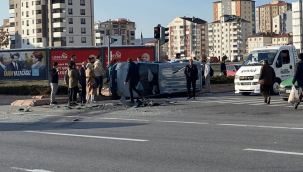 Kayseri'de meydana gelen kazada araç yan yattı!