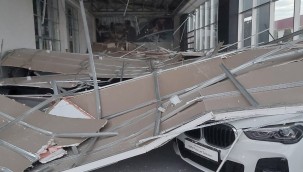 Kayseri'deki depremde bir otomobil zarar gördü