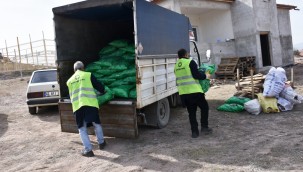 Kocasinan'da depremzede ailelere her alanda destekler sürüyor