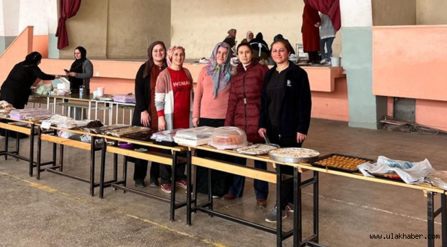 Sarıoğlanlı öğrencilerden depremzedeler yararına kermes: 23 bin lira toplandı