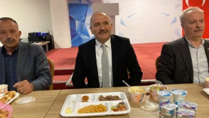 Başkan Coşkun, iftarda Felahiyelilerle bir araya geldi 
