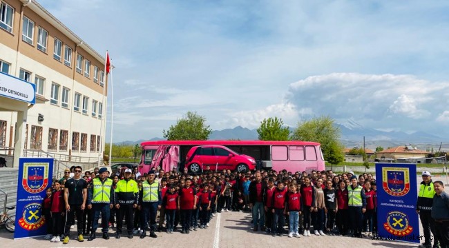 2 bin 230 öğrenciye karayolu trafik haftası ile ilgili bilgilendirme yapıldı