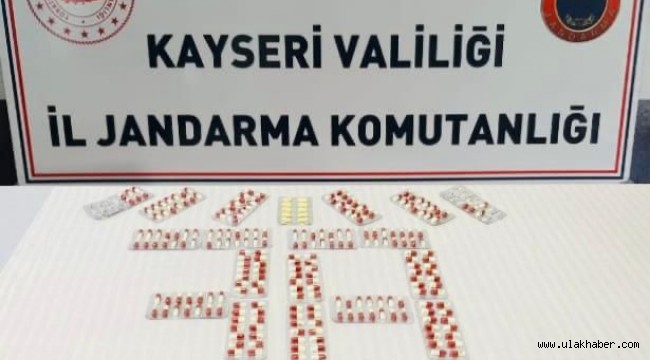 Adana'dan Kayseri'ye uyuşturucu getiren 3 şüpheliye gözaltı