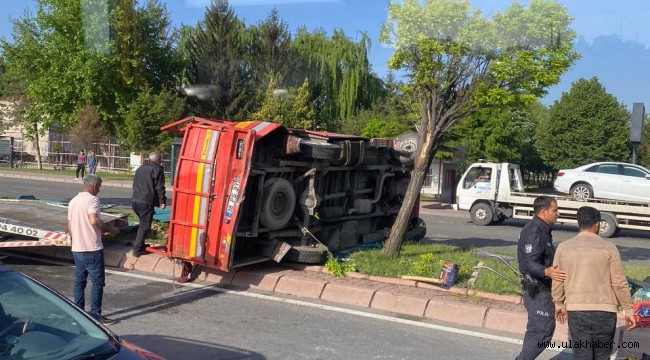 Erkilet Bulvarı'nda kaza: 2 yaralı 