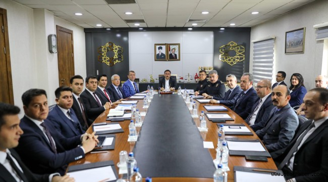 Kayseri'de Vali Çiçek başkanlığında 'seçim güvenliği' toplantısı