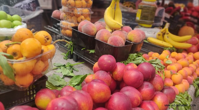 Kayseri semt pazarında meyve sebze fiyatları