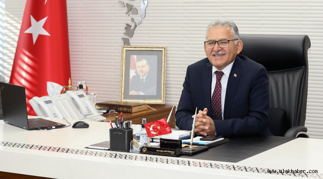 Başkan Büyükkılıç'tan LGS birincisi 18 öğrenciye tebrik