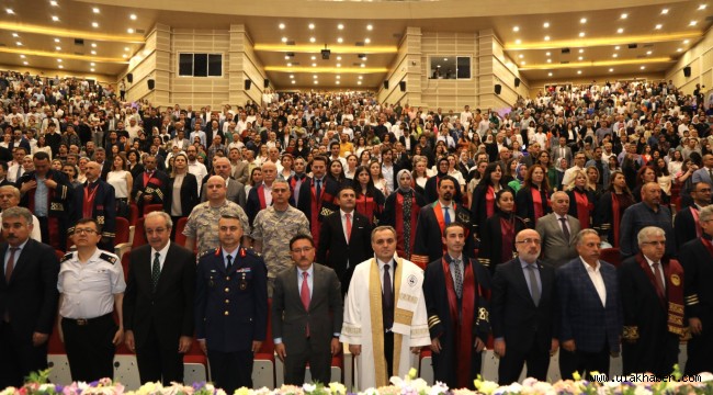 ERÜ Tıp Fakültesi 49. Dönem Mezunlarını Verdi