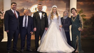 Memduh Büyükkılıç'ın oğlu dünya evine girdi