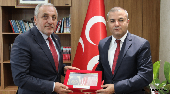 MHP İl Başkanı Demirezen'e ilk ziyareti Ülkü Ocakları yaptı