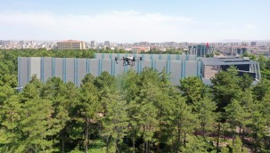Açık alanlar drone ile ilaçlanıyor
