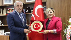 Başkan Demirezen'den Başkan Kalın'a teşekkür plaketi