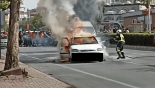 Kayseri'de seyir halindeki bir araç alev aldı