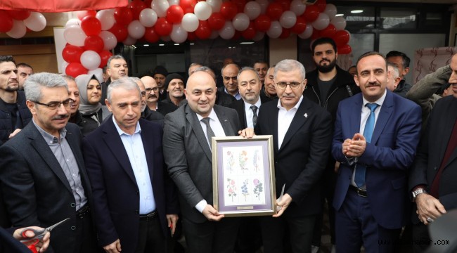 Başkan İlmek, İstanbul Kızılörenliler Derneği'nin Üsküdar Çamlıca bölgesindeki açılışına katıldı 