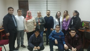Görme engelli vatandaşların teknolojiye hâkim olması adına sertifikalı bilgisayar kursu veriliyor