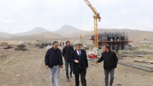 Yeşilhisar'da TOKİ konutlarının yapımı sürüyor