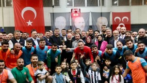 BAŞKAN ÇOLAKBAYRAKDAR, 'BÖLGELER ARASI FUTBOL TURNUVASI'NIN FİNAL MAÇINI İZLEDİ