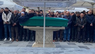 Ağaca çarparak alev alan araçta hayatını kaybeden sürücü toprağa verildi