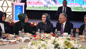 BAŞKAN BÜYÜKKILIÇ VE EŞİ DR. NECMİYE BÜYÜKKILIÇ, ÖNCÜ KADINLARLA BİR ARAYA GELDİ